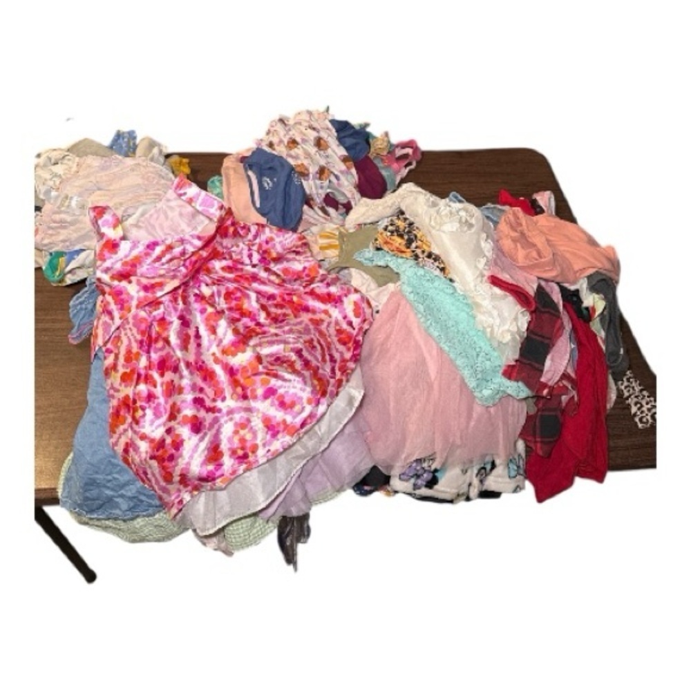 Girls' 2T Kids 5lb of Clothing Mystery Bundle Dresses, Tops, Pants, Shorts, - Picture 3 of 4